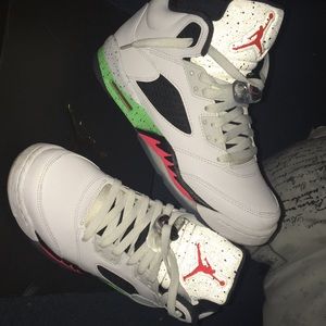 Air Jordan 5s Size 6= womens 8 NEGOTIABLE